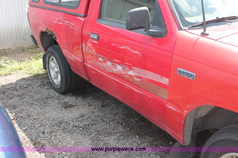 image for item I7956 1995 Mazda B2300 pickup truck