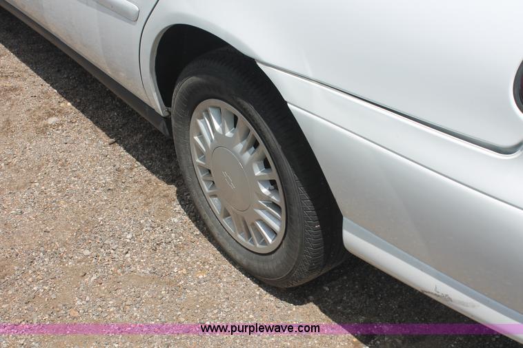 image for item I7958 2002 Chevrolet Malibu