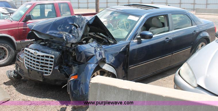 image for item I7960 2005 Chrysler 300 Limited