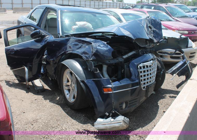 image for item I7960 2005 Chrysler 300 Limited