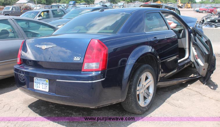 image for item I7960 2005 Chrysler 300 Limited