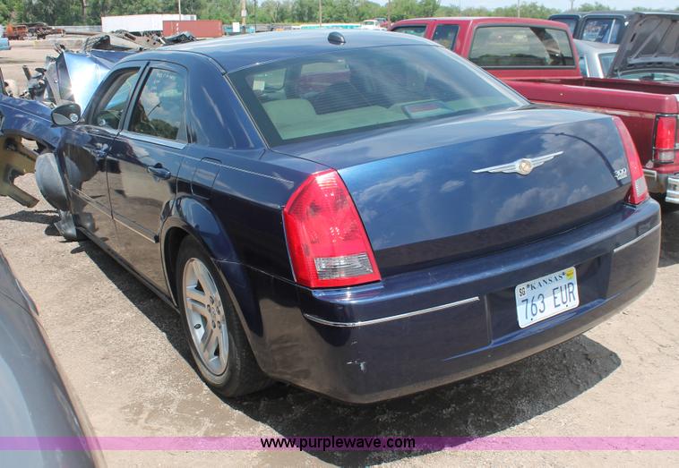 image for item I7960 2005 Chrysler 300 Limited