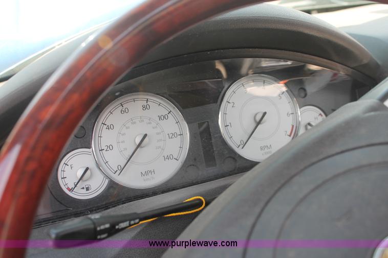 image for item I7960 2005 Chrysler 300 Limited