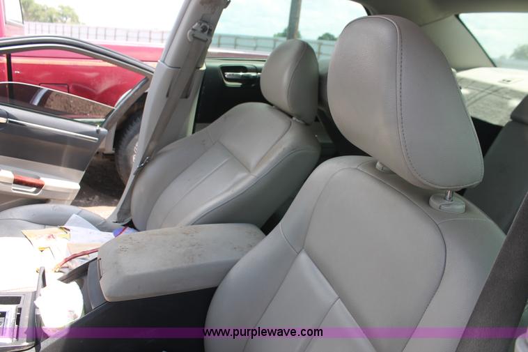 image for item I7960 2005 Chrysler 300 Limited