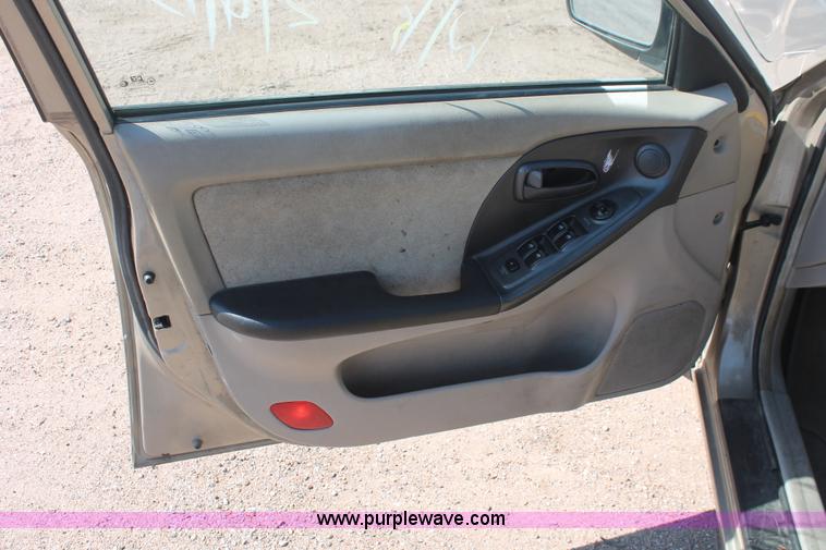 image for item I7964 2002 Hyundai Elantra GLS