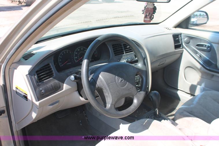 image for item I7964 2002 Hyundai Elantra GLS