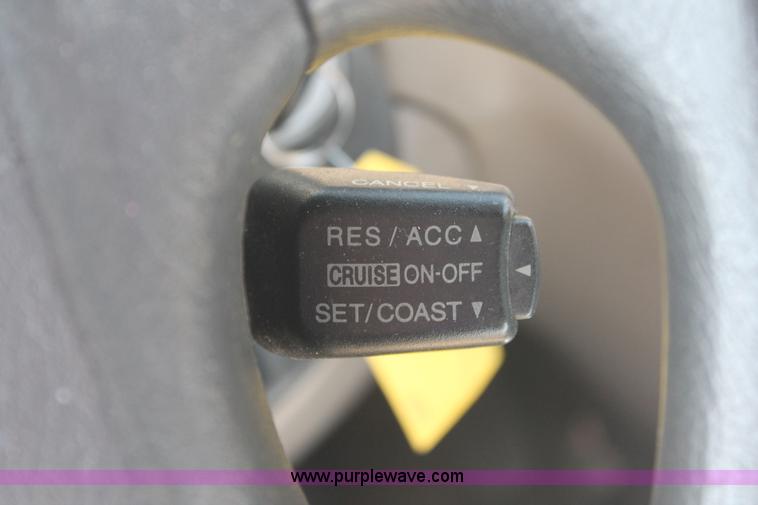 image for item I7964 2002 Hyundai Elantra GLS