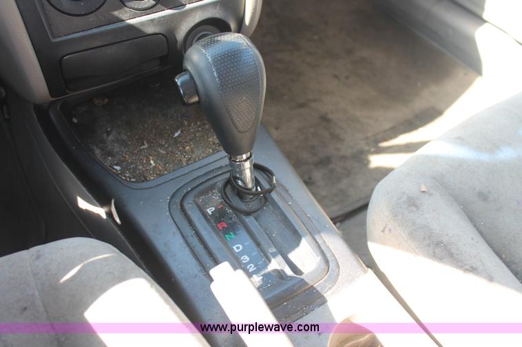 image for item I7964 2002 Hyundai Elantra GLS