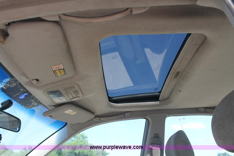 image for item I7964 2002 Hyundai Elantra GLS