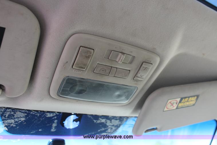 image for item I7964 2002 Hyundai Elantra GLS