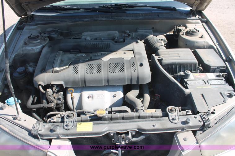 image for item I7964 2002 Hyundai Elantra GLS