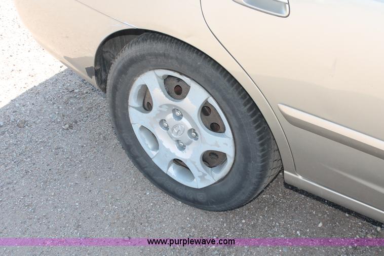 image for item I7964 2002 Hyundai Elantra GLS