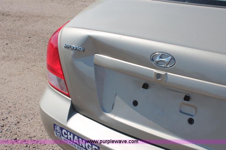 image for item I7964 2002 Hyundai Elantra GLS