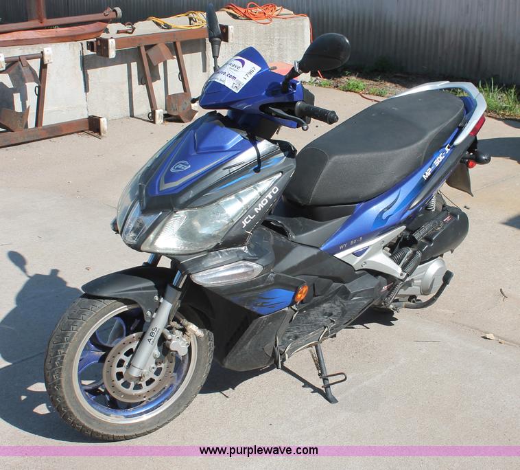 image for item I7967 2008 JCL Moto moped