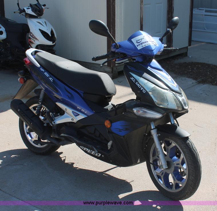 image for item I7967 2008 JCL Moto moped