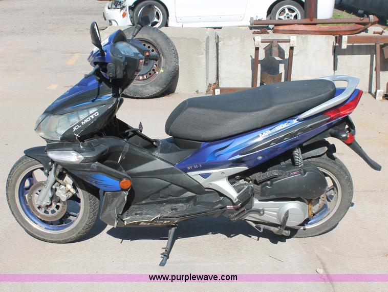 image for item I7967 2008 JCL Moto moped