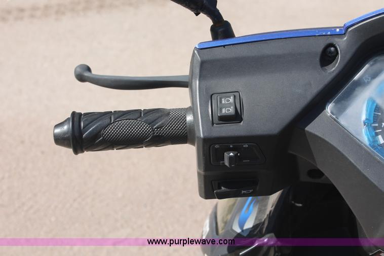 image for item I7967 2008 JCL Moto moped