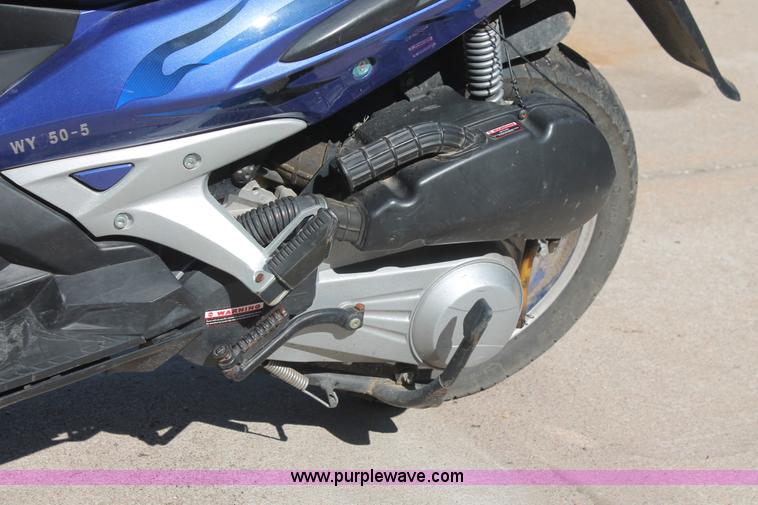 image for item I7967 2008 JCL Moto moped