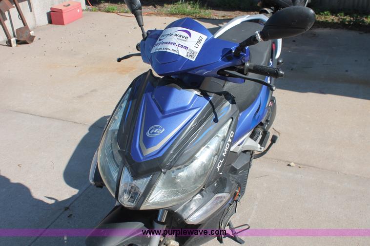 image for item I7967 2008 JCL Moto moped