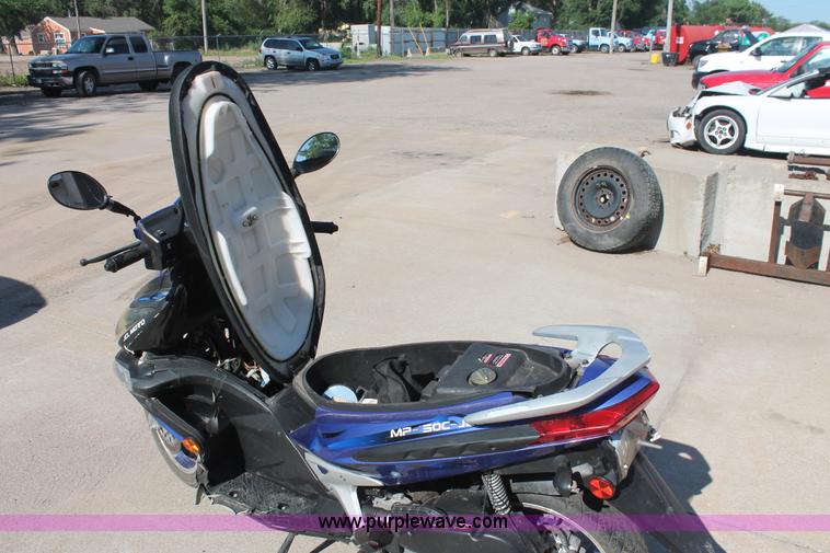 image for item I7967 2008 JCL Moto moped