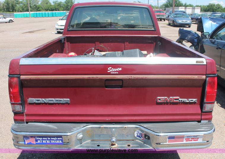 image for item I7969 1993 GMC Sonoma Club Coupe pickup truck