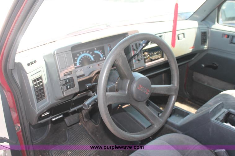 image for item I7969 1993 GMC Sonoma Club Coupe pickup truck