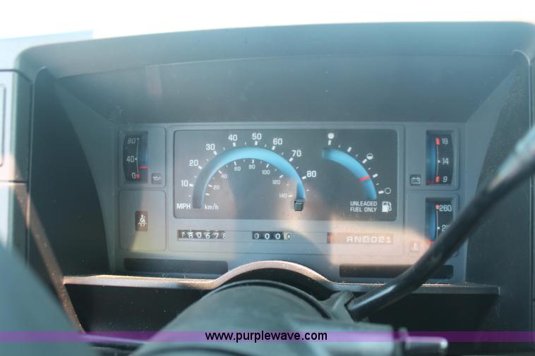 image for item I7969 1993 GMC Sonoma Club Coupe pickup truck