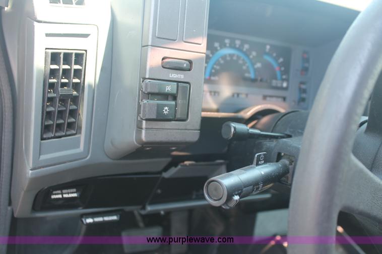 image for item I7969 1993 GMC Sonoma Club Coupe pickup truck