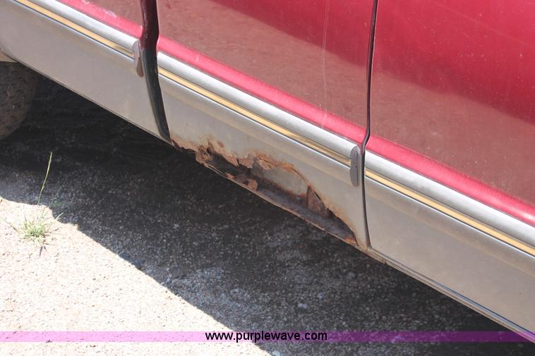 image for item I7969 1993 GMC Sonoma Club Coupe pickup truck