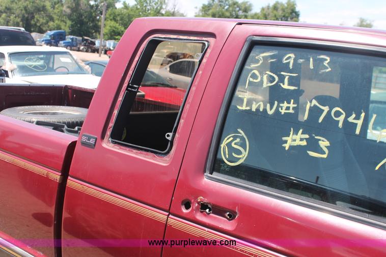 image for item I7969 1993 GMC Sonoma Club Coupe pickup truck