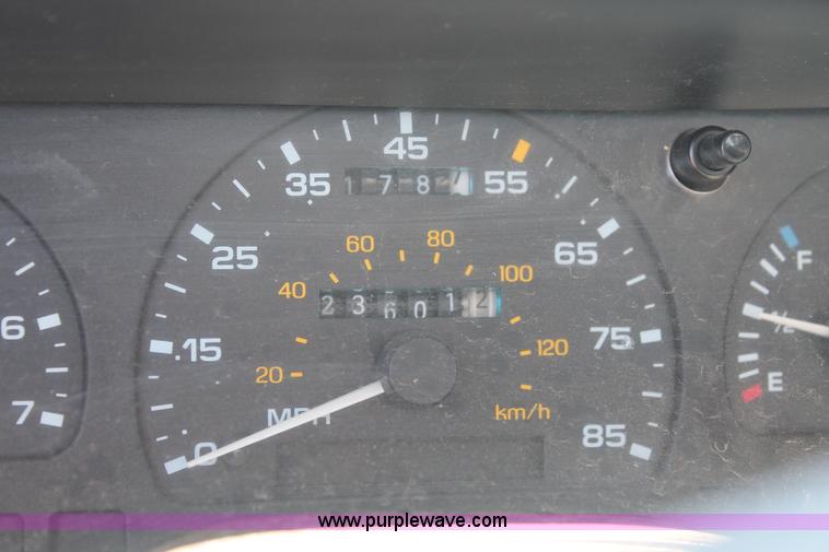 image for item I7970 1993 Ford Taurus LX