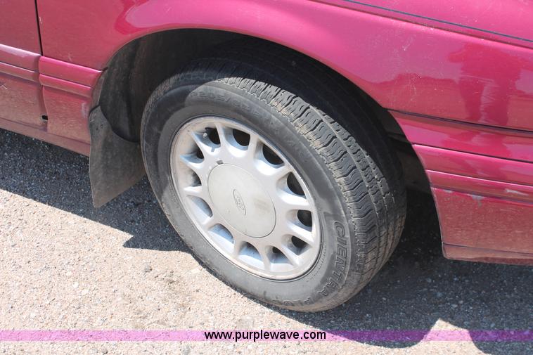 image for item I7970 1993 Ford Taurus LX