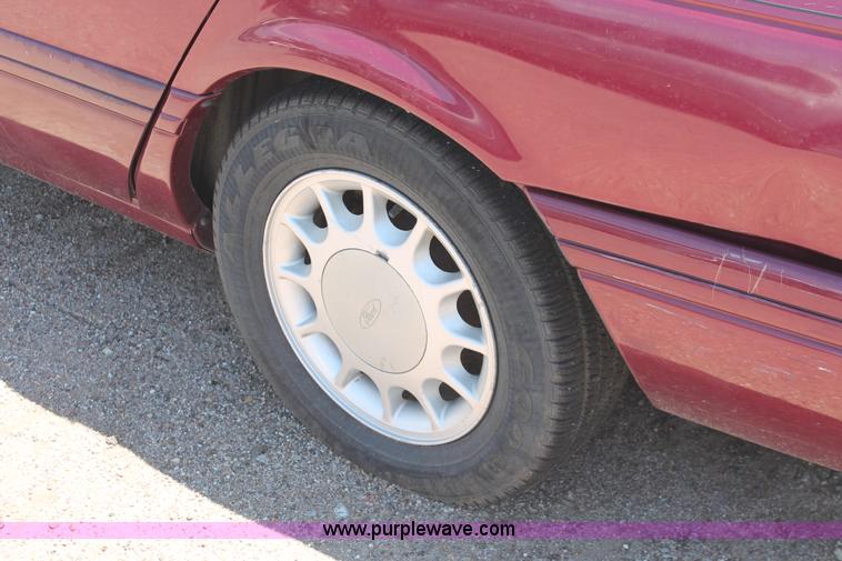 image for item I7970 1993 Ford Taurus LX