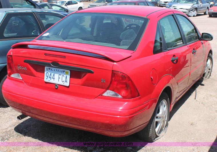 image for item I7972 2000 Ford Focus SE