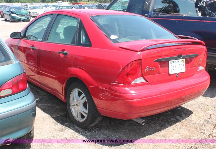 image for item I7972 2000 Ford Focus SE