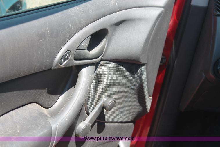 image for item I7972 2000 Ford Focus SE