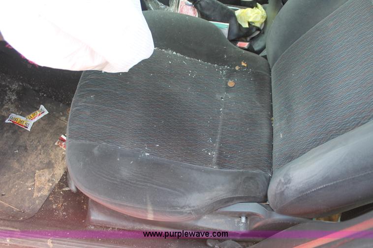 image for item I7972 2000 Ford Focus SE