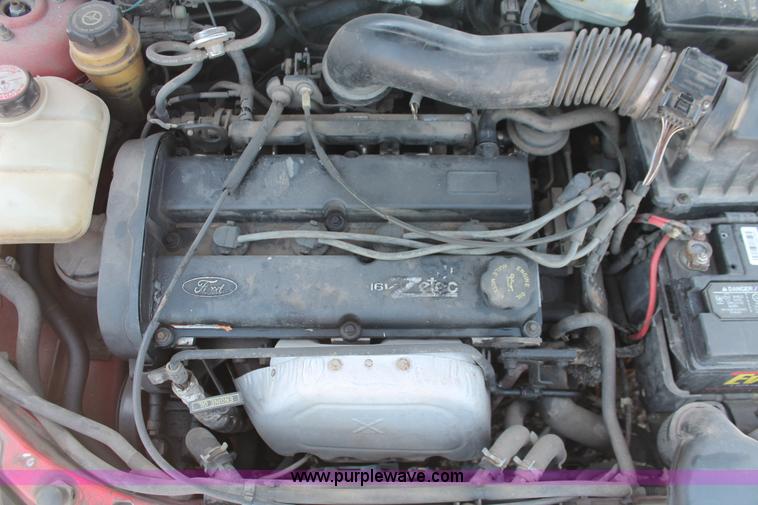 image for item I7972 2000 Ford Focus SE