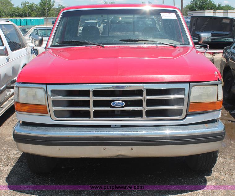 image for item I7976 1994 Ford F150 XLT SuperCab pickup truck