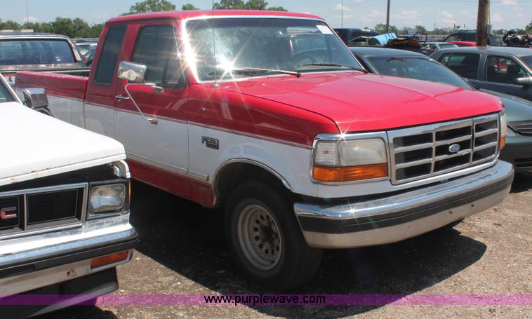 image for item I7976 1994 Ford F150 XLT SuperCab pickup truck