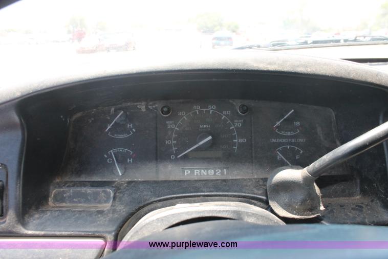 image for item I7976 1994 Ford F150 XLT SuperCab pickup truck