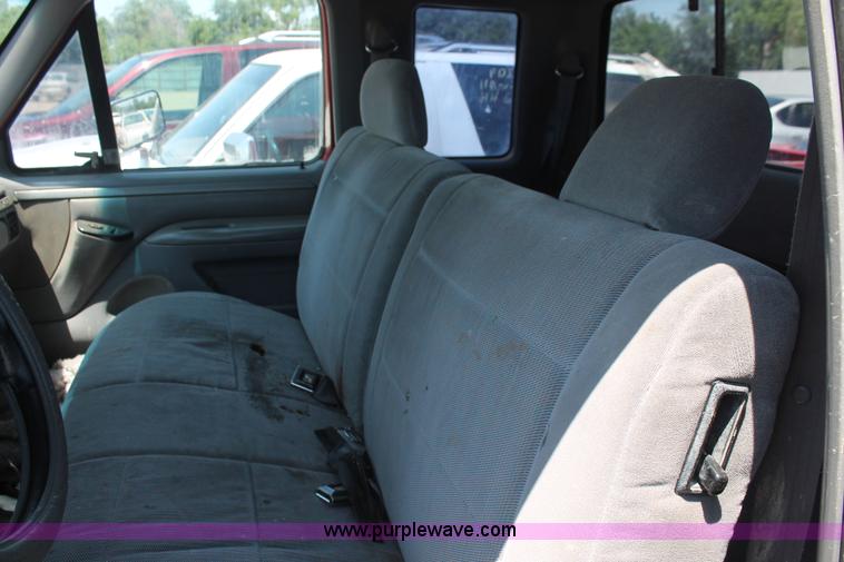 image for item I7976 1994 Ford F150 XLT SuperCab pickup truck