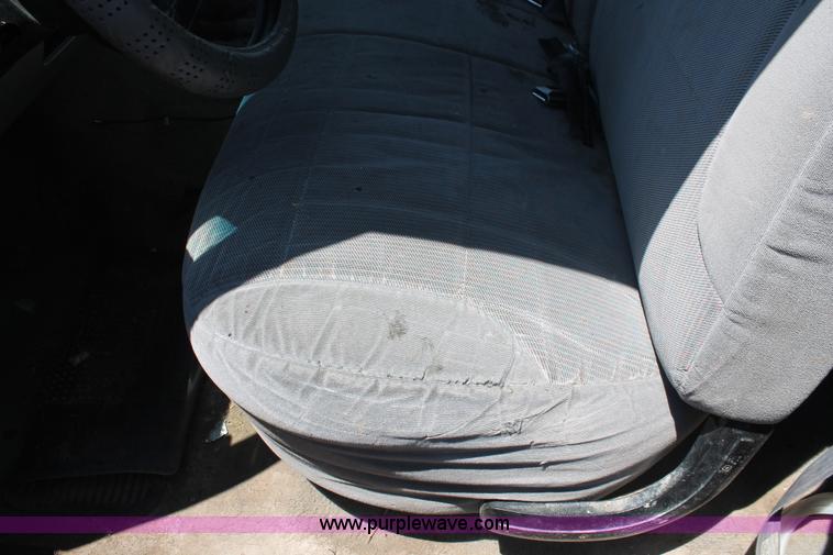 image for item I7976 1994 Ford F150 XLT SuperCab pickup truck