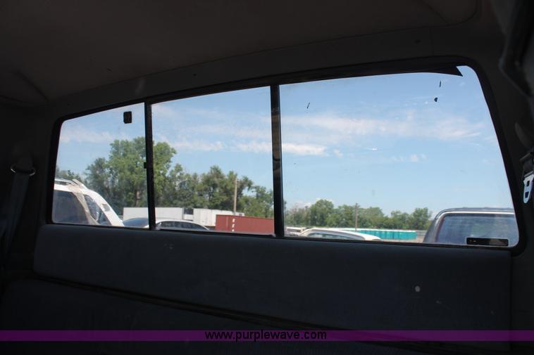 image for item I7976 1994 Ford F150 XLT SuperCab pickup truck