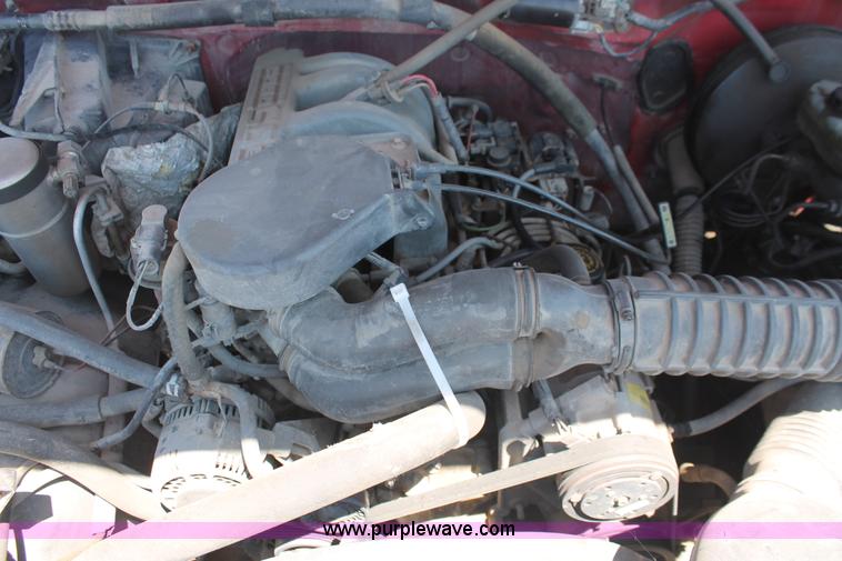 image for item I7976 1994 Ford F150 XLT SuperCab pickup truck