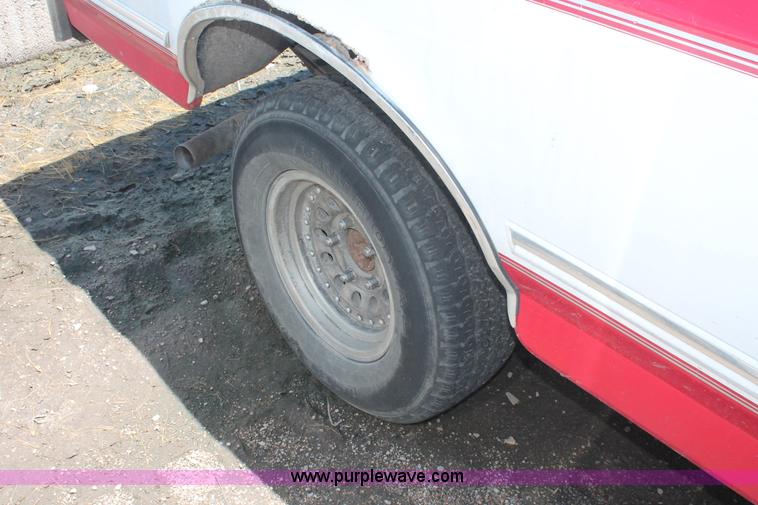 image for item I7976 1994 Ford F150 XLT SuperCab pickup truck