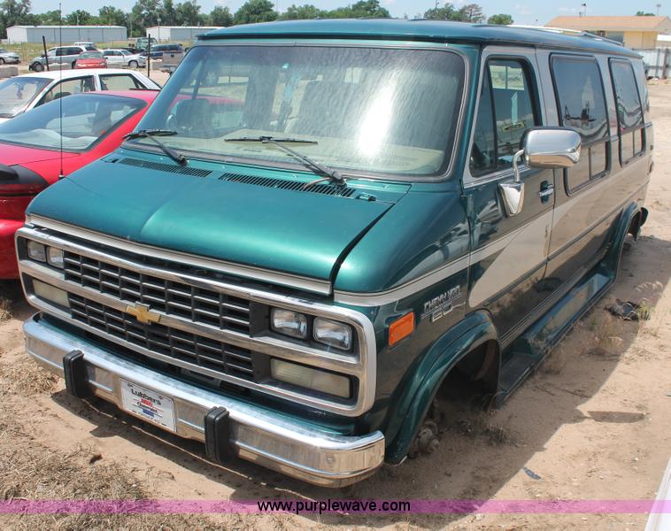 image for item I7977 1995 Chevrolet G20 Sport van