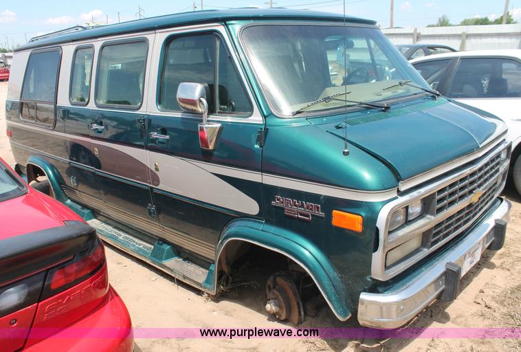 image for item I7977 1995 Chevrolet G20 Sport van