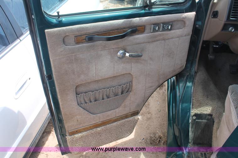 image for item I7977 1995 Chevrolet G20 Sport van
