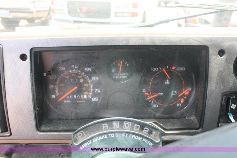 image for item I7977 1995 Chevrolet G20 Sport van